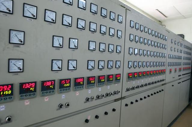 為什么配電室弱電機房要安裝防靜電地板？
